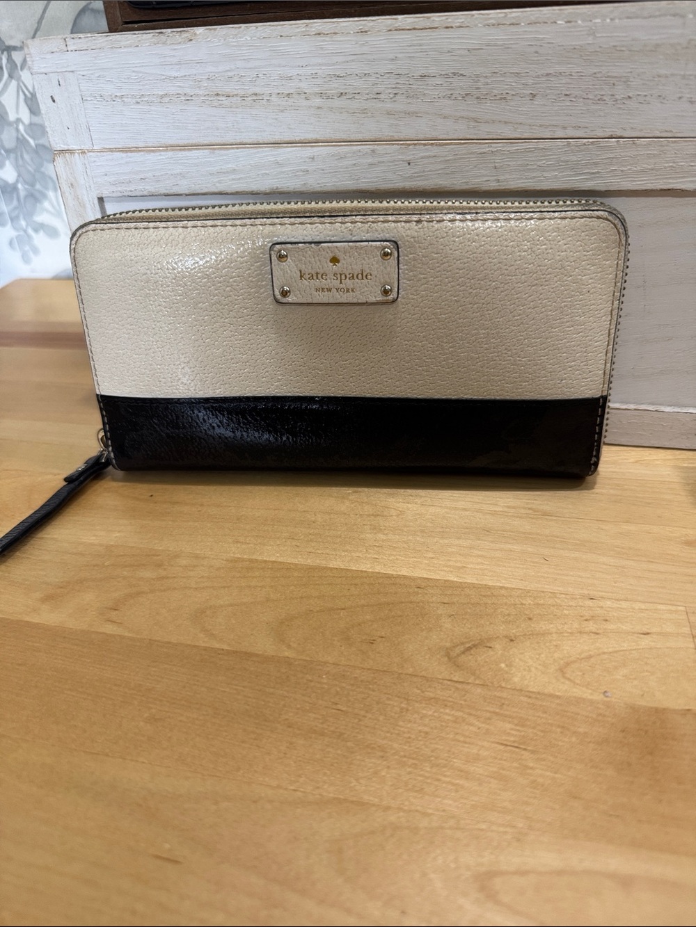 kate spade Two-Tone Cream and Black Zip-Around Wallet
